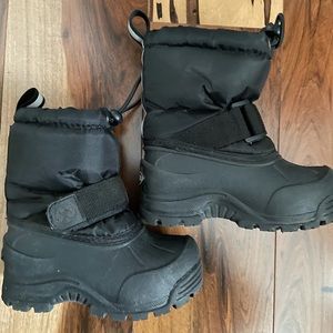 Boys snow boots